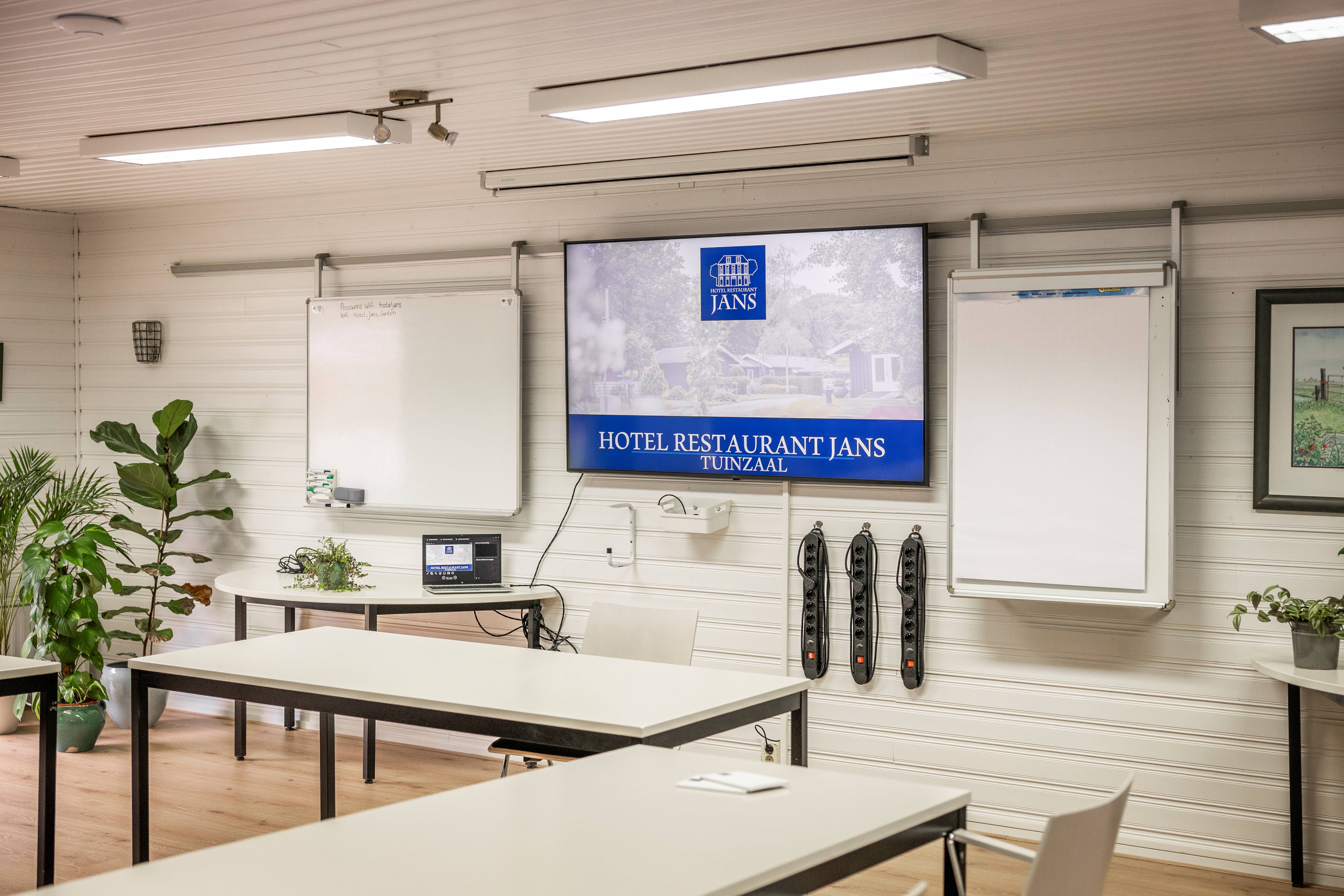 Tuinzaal TV presentatie.jpg